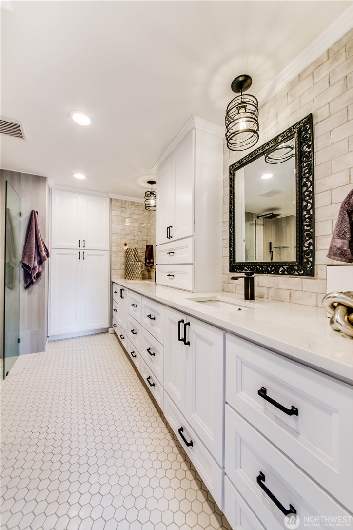 Canyon House Bathroom View